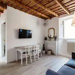 Silvia House By 