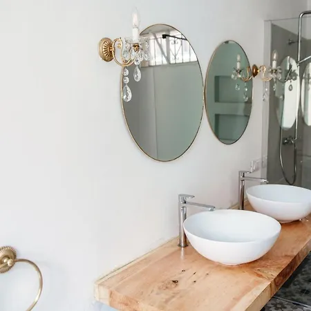 Silvia House - The House Of Travelers アパート