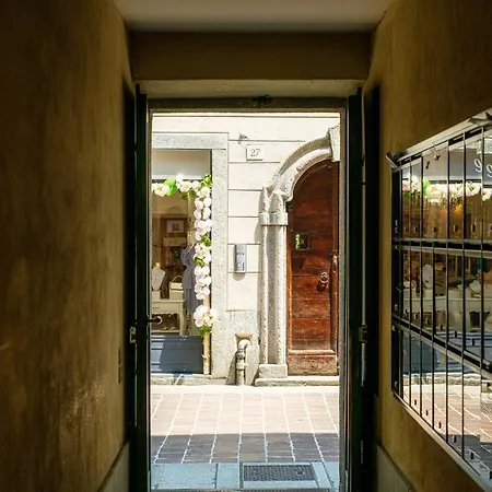 Silvia House - The House Of Travelers Como