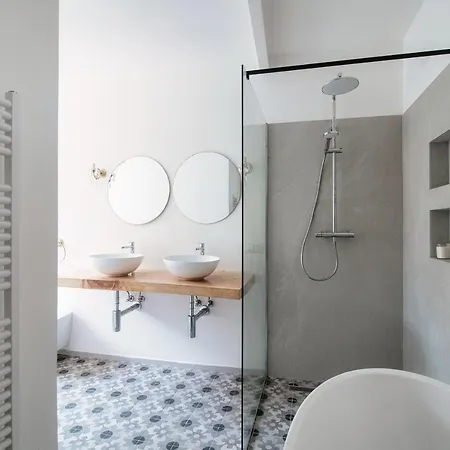 Apartament Silvia House - The House Of Travelers