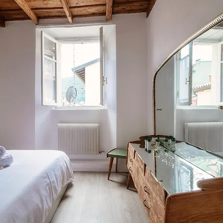 Silvia House - The House Of Travelers Como