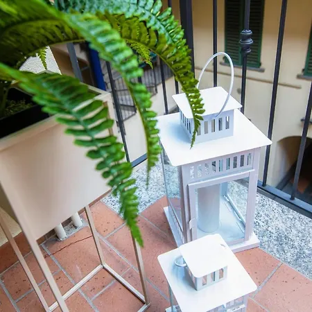 Silvia House - The House Of Travelers * Como