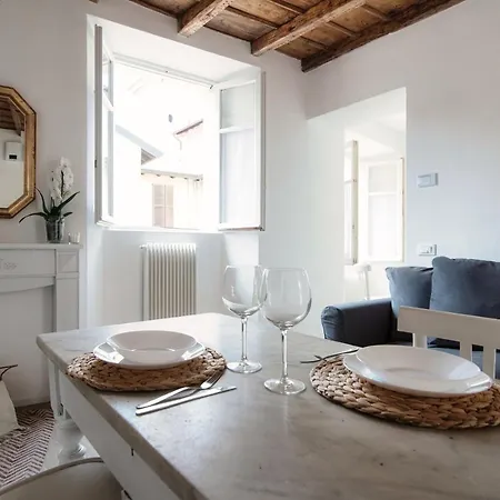 Silvia House - The House Of Travelers *