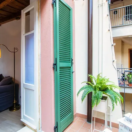 Silvia House - The House Of Travelers Apartamento